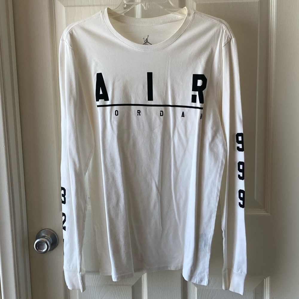 Air Jordan White Long Sleeve Shirt Size M - Picture 3 of 11